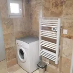 Apartment Le D Aurelie Avec Mai-sept En Pleine Campagne Et Proche De Toute Commodite Roquemaure (Gard)