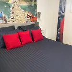 Le D Aurelie Avec Mai-sept En Pleine Campagne Et Proche De Toute Commodite Roquemaure (Gard)
