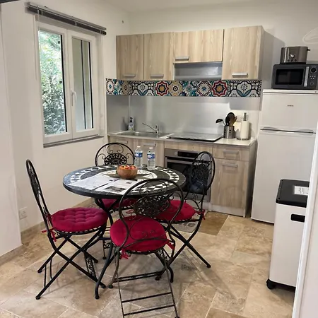 Le D Aurelie Avec Mai-sept En Pleine Campagne Et Proche De Toute Commodite Apartmán *